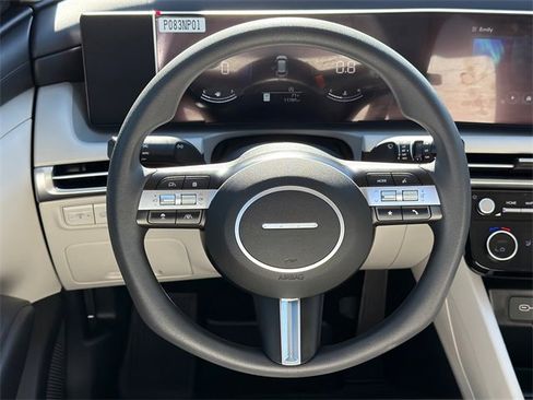 Used 2025 Hyundai Tucson SEL image 14