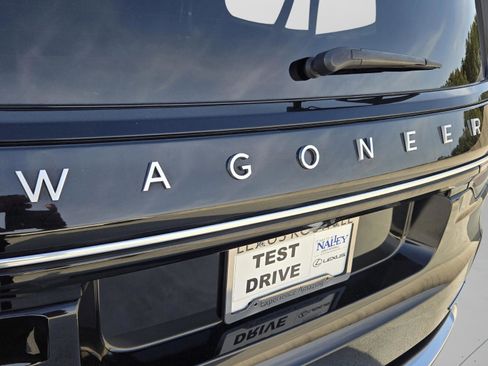Certified 2023 Jeep Wagoneer L Series II AWD/4WD image 30