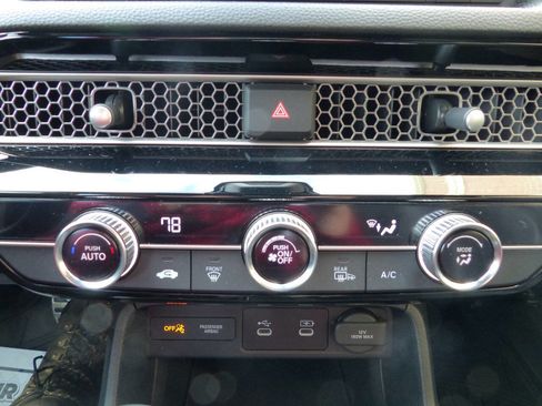 Used 2025 Honda Civic Sport image 26