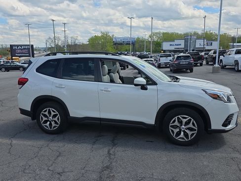 Certified 2023 Subaru Forester Premium AWD/4WD image 4