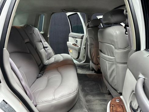 Used 1997 Lincoln Town Car Signature image 34