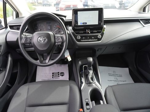 Used 2024 Toyota Corolla LE image 2
