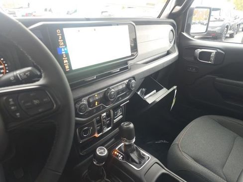 New 2026 Jeep Gladiator Sport image 25