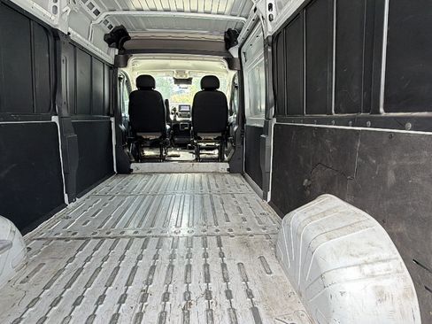 Used 2024 RAM ProMaster 2500 w/ Convenience Group FWD image 13