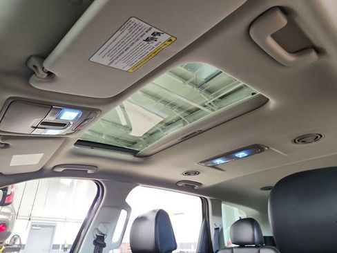 Used 2024 Kia Telluride S w/ S Sunroof Package image 11