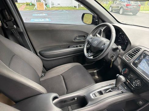 Used 2021 Honda HR-V Sport image 5
