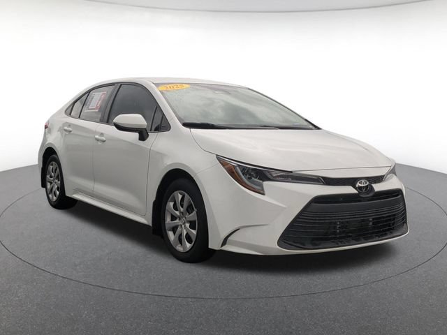 Used 2025 Toyota Corolla LE FWD image 8
