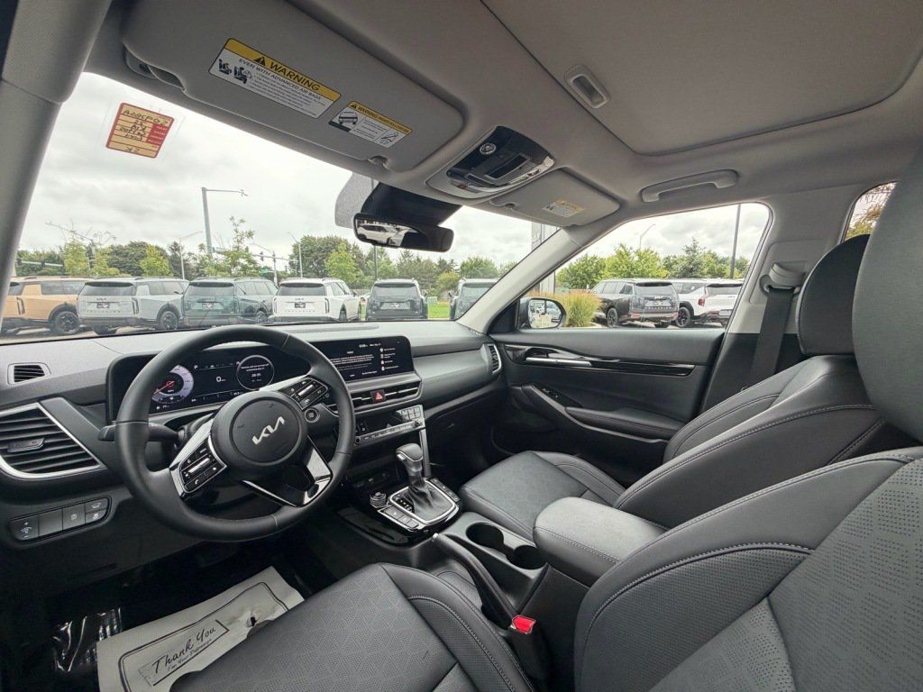 Used 2025 Kia Seltos EX w/ EX Sunroof Package AWD/4WD image 8
