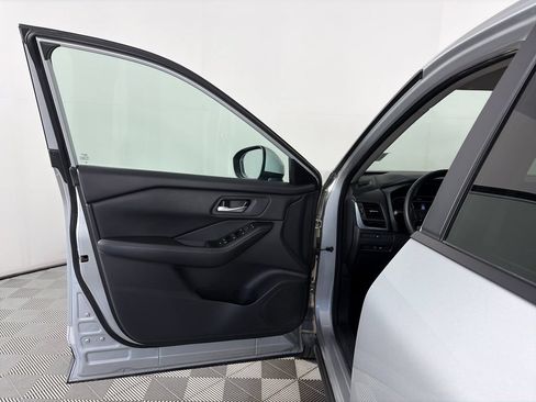 Used 2024 Nissan Rogue SV AWD/4WD image 10