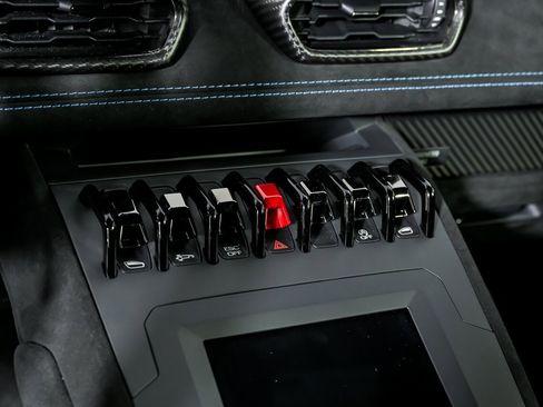 Used 2022 Lamborghini Huracan STO image 30