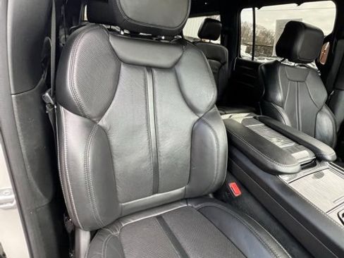 Used 2022 Jeep Wagoneer Series II w/ Convenience Group I image 16