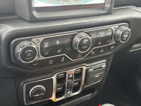 Certified 2022 Jeep Wrangler Unlimited Sahara w/ Cold Weather Group image 37