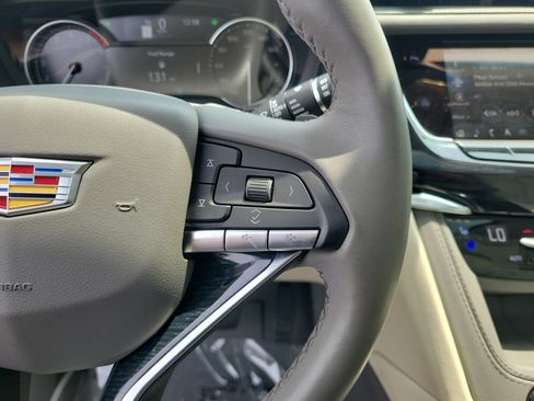 Used 2025 Cadillac XT6 Premium Luxury w/ LPO, Floor Liner Package AWD/4WD image 23
