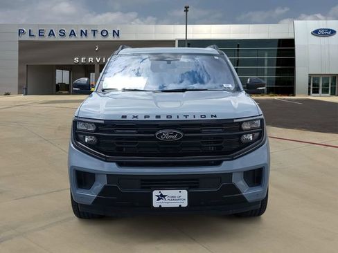 New 2025 Ford Expedition Platinum w/ Stealth Performance Package AWD/4WD image 8