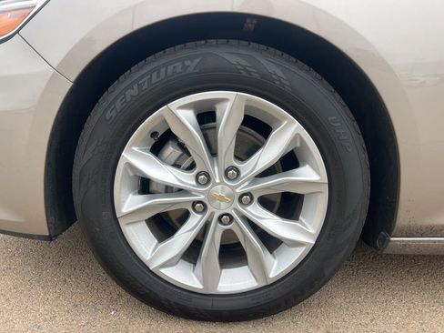 Used 2025 Chevrolet Malibu LT FWD image 9