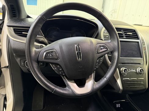 Used 2019 Lincoln MKC Premiere FWD image 13