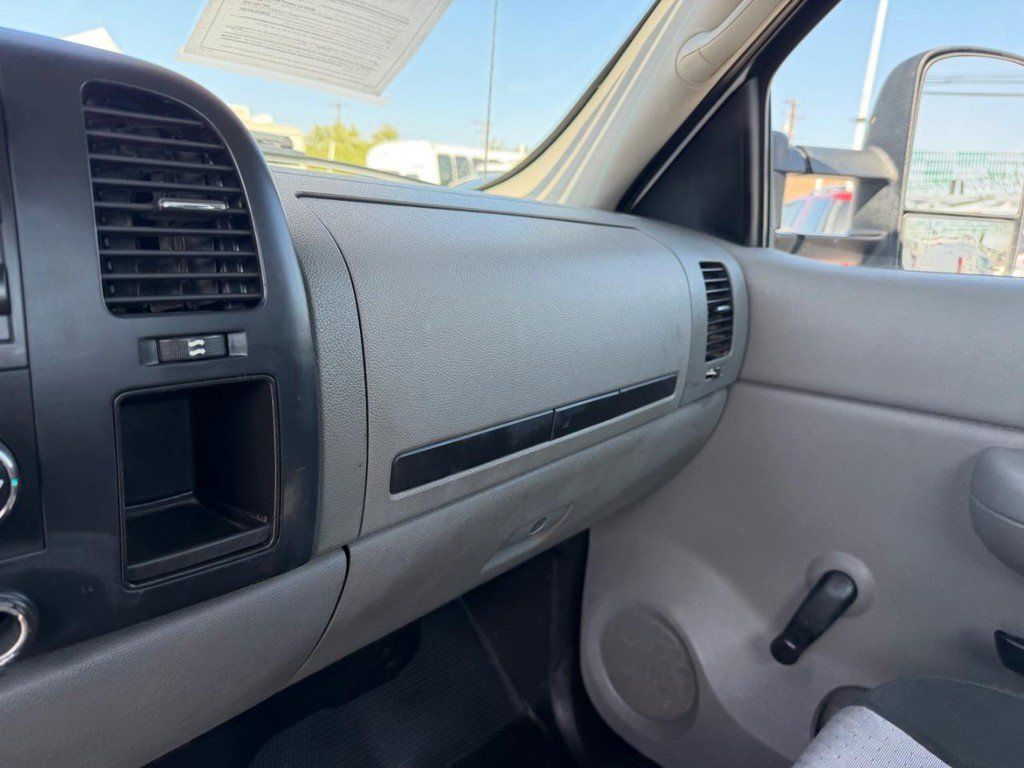 Used 2009 Chevrolet Silverado 1500 W/T AWD/4WD image 25