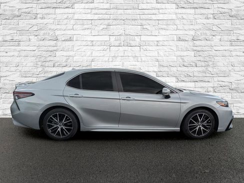 Used 2023 Toyota Camry SE FWD image 5