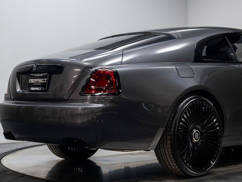 Used 2016 Rolls-Royce Wraith image 16