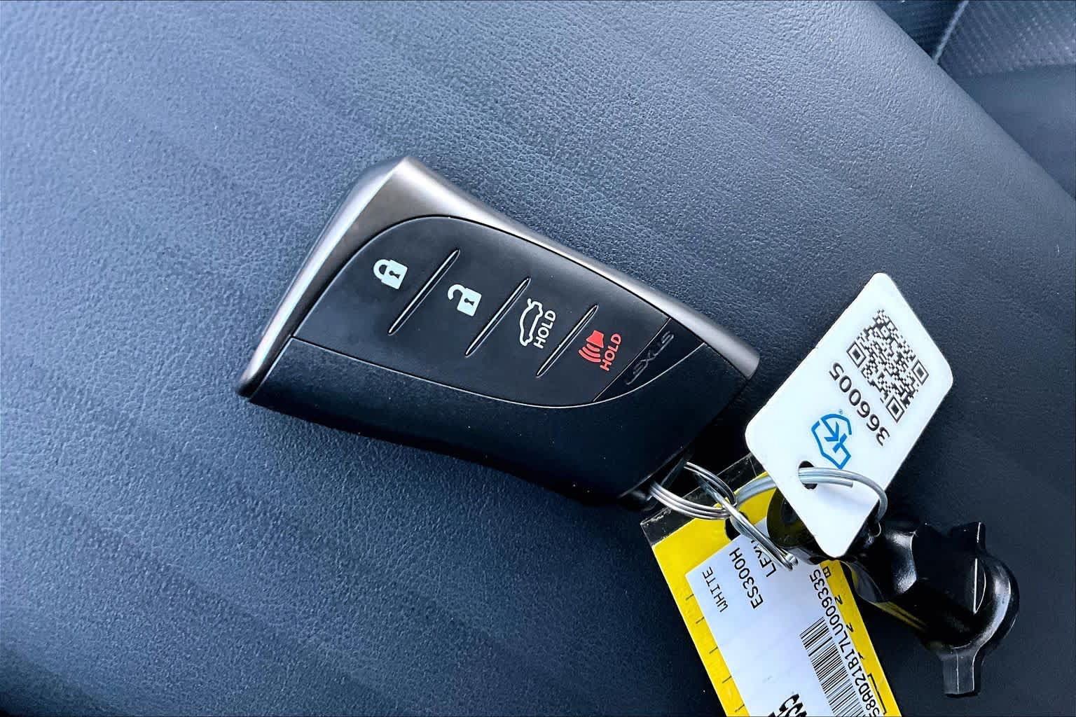 Used 2020 Lexus ES 300h w/ Premium Package FWD image 15