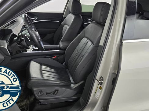 Used 2022 Audi e-tron Premium AWD/4WD image 22