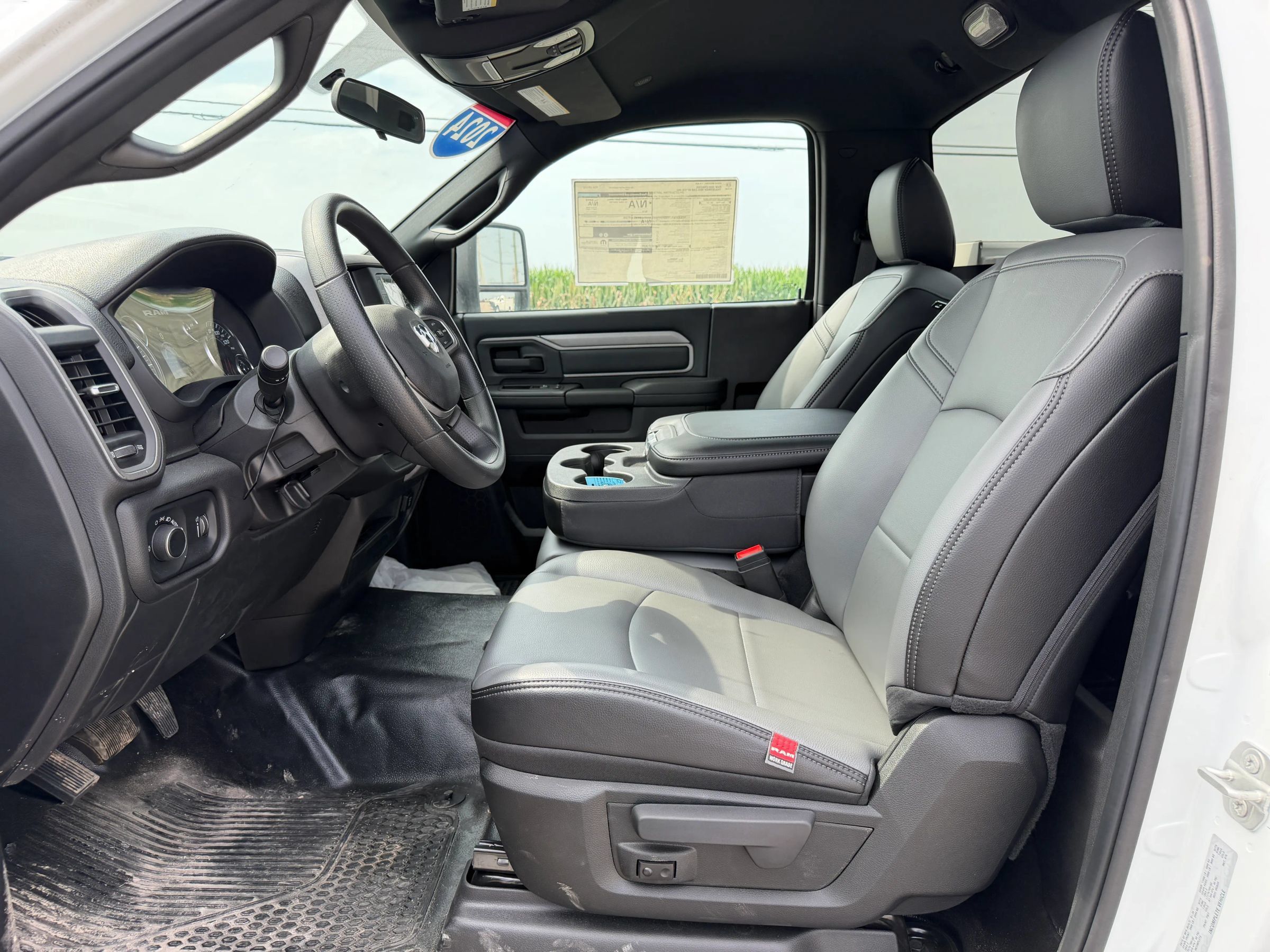 Used 2024 RAM 3500 Tradesman AWD/4WD image 9