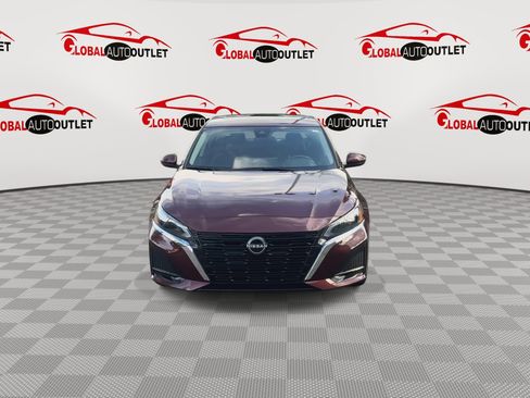 Used 2023 Nissan Altima 2.5 SV w/ SV Premium Package AWD/4WD image 3