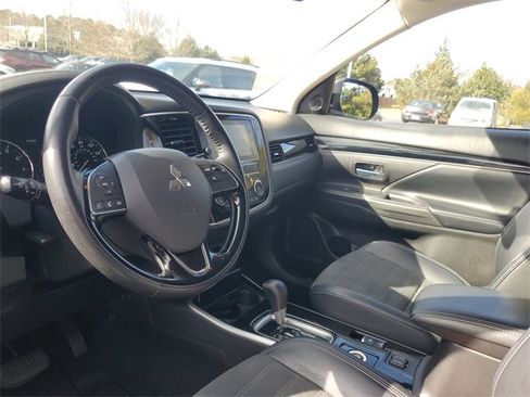 Used 2019 Mitsubishi Outlander SE image 13