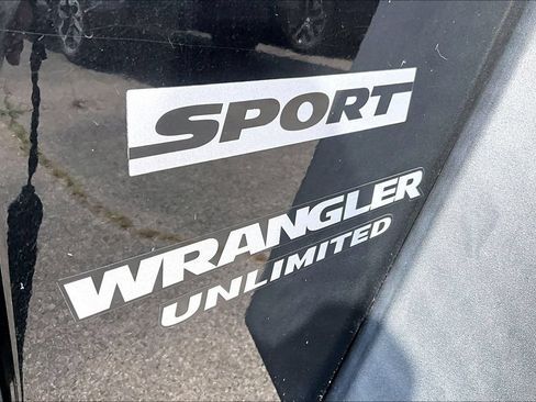 Used 2017 Jeep Wrangler Unlimited Sport w/ Quick Order Package 24S AWD/4WD image 40