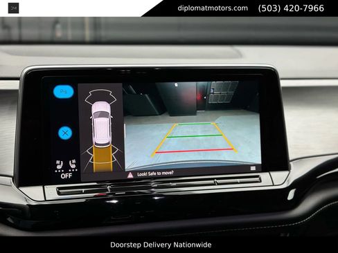 Used 2024 Volkswagen Atlas Cross Sport SE image 27