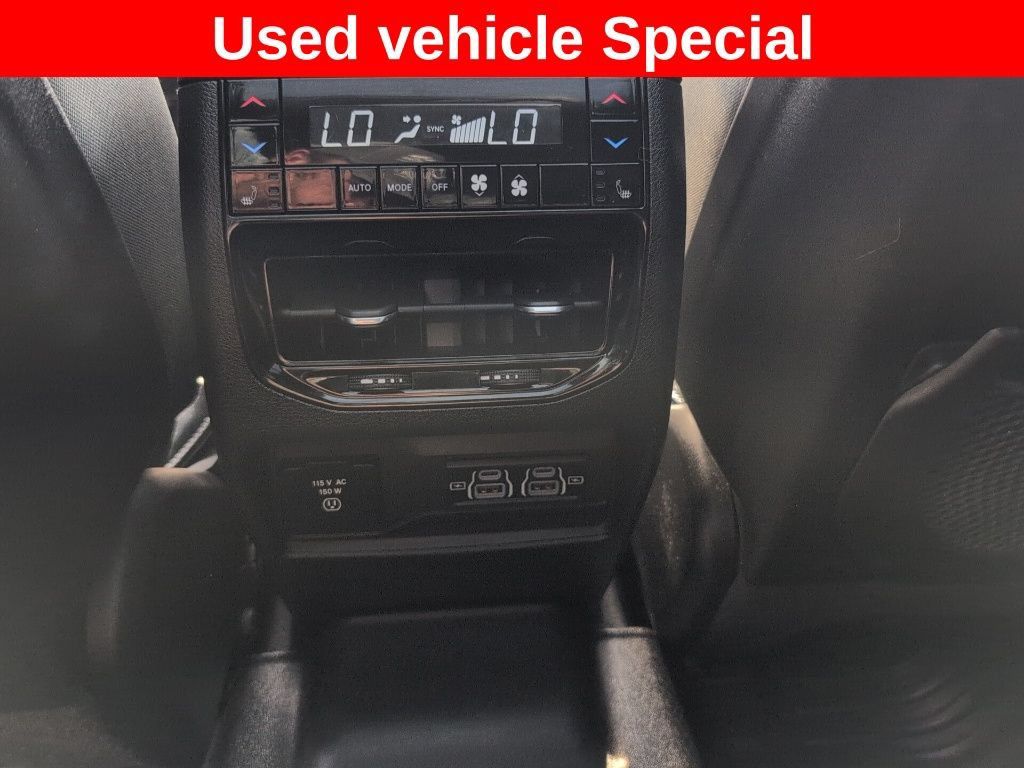 Used 2022 Jeep Grand Cherokee L Overland w/ Luxury Tech Group IV AWD/4WD image 22