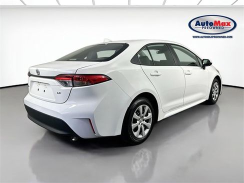 Used 2024 Toyota Corolla LE image 2