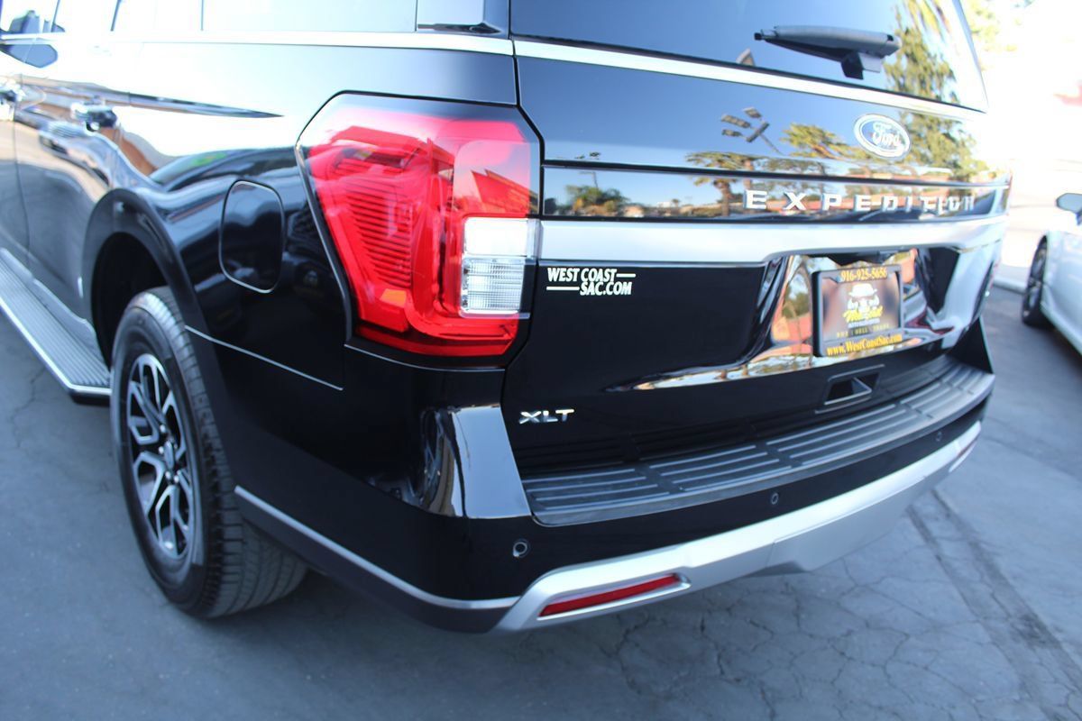 Used 2022 Ford Expedition XLT AWD/4WD image 17
