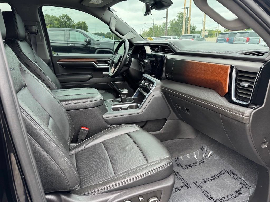 Used 2024 GMC Sierra 1500 Denali w/ Technology Package AWD/4WD image 10