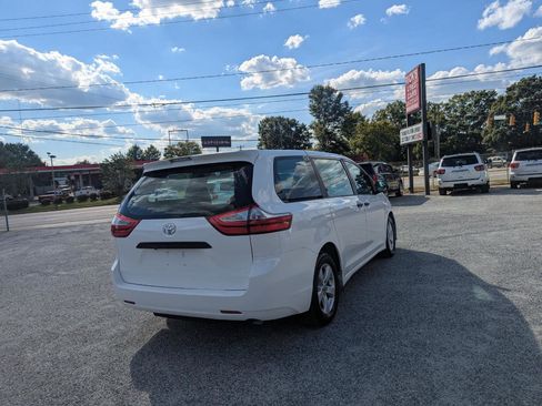 Used 2018 Toyota Sienna L FWD image 7