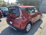 Used 2023 Kia Soul LX image 4