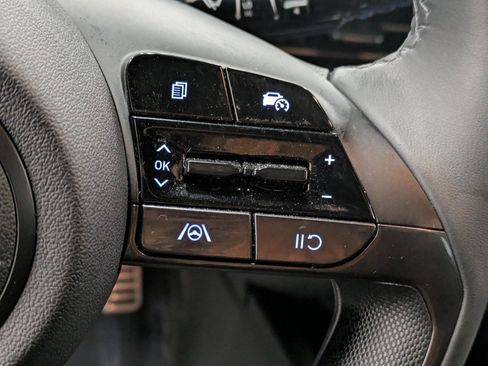 Certified 2025 Hyundai Elantra Sport image 17