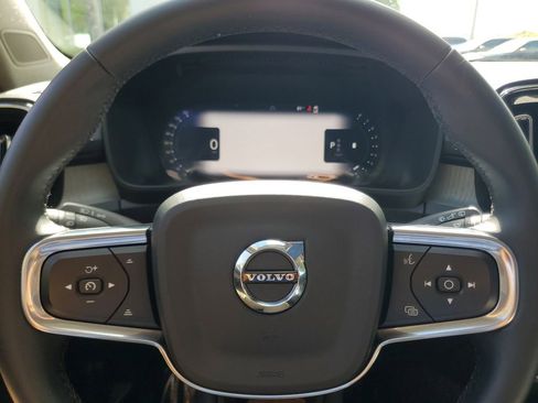 Certified 2025 Volvo XC40 B5 Core AWD/4WD image 20