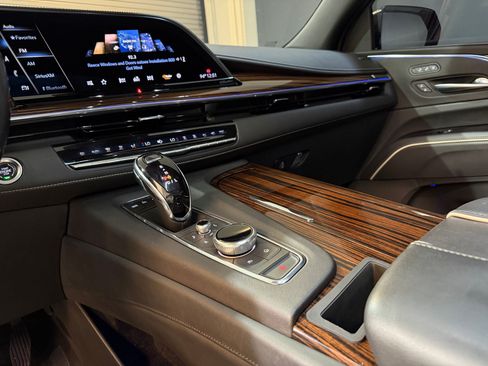 Used 2022 Cadillac Escalade ESV Premium Luxury RWD image 31