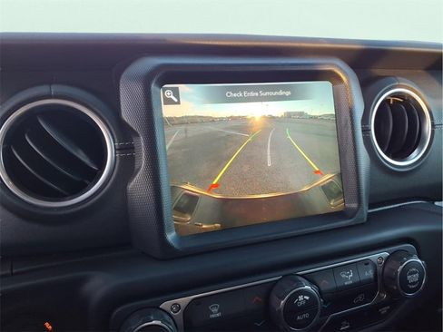 Used 2020 Jeep Gladiator Overland w/ Popular Equipment Package image 25