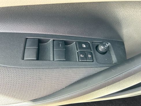 Used 2026 Toyota Corolla LE FWD image 12