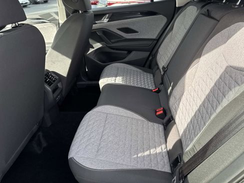 Certified 2025 Volkswagen Tiguan S w/ 18" Wheel Package image 11