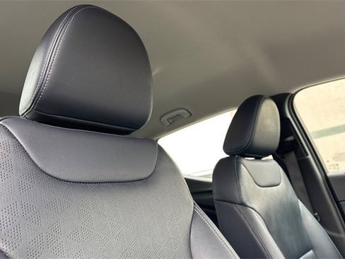 Used 2022 Chevrolet Bolt EUV LT w/ Convenience Package image 20