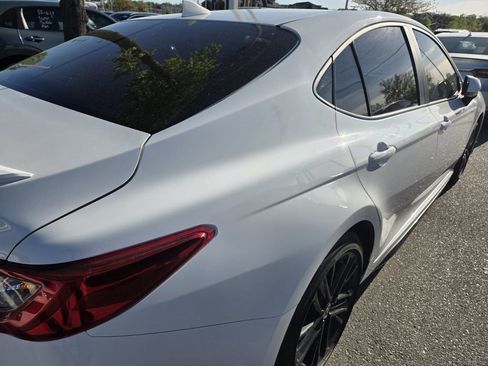 Used 2025 Toyota Camry SE w/ Convenience Package image 9