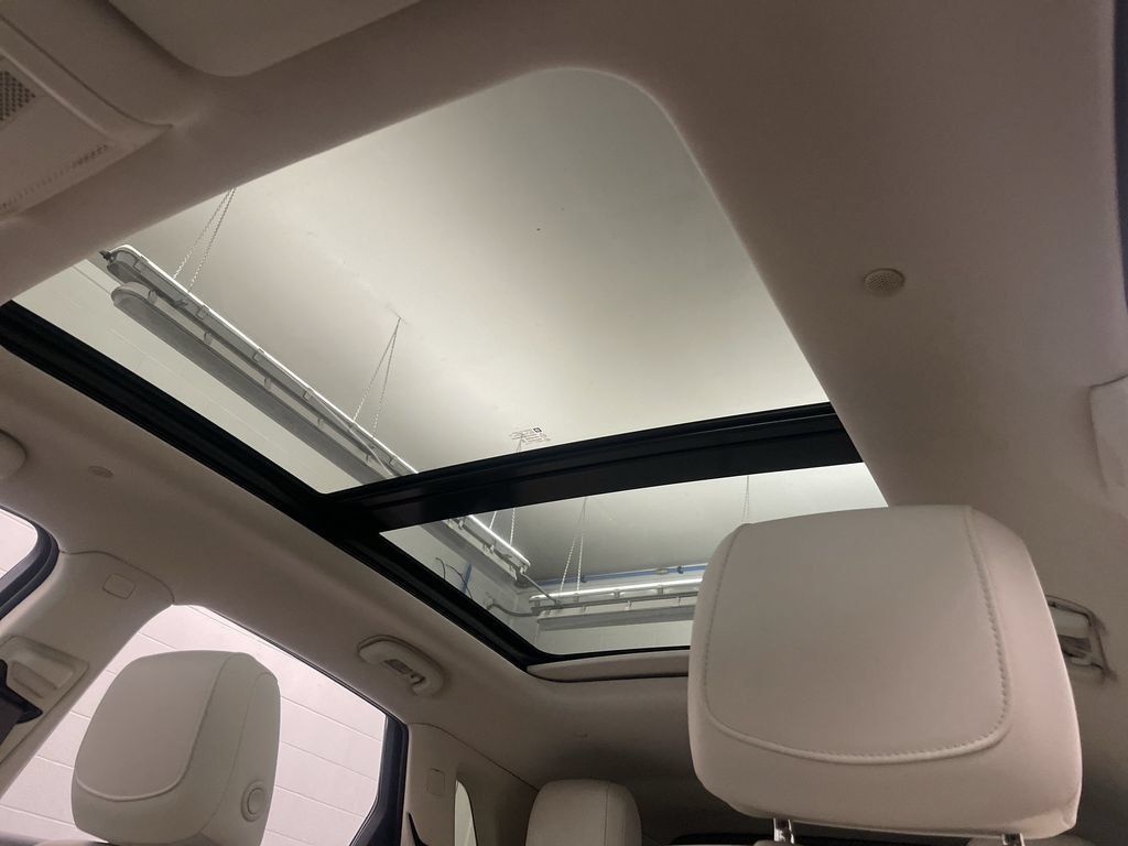 Used 2021 Cadillac XT5 Premium Luxury w/ LPO, Floor Liner Package FWD image 13