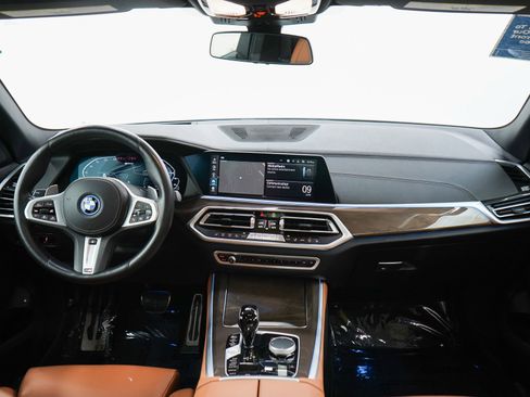 Used 2022 BMW X5 xDrive45e w/ M Sport Package AWD/4WD image 13