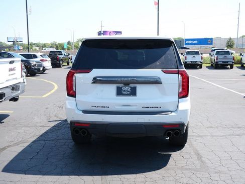 Used 2023 GMC Yukon Denali Ultimate w/ LPO, Floor Liner Package AWD/4WD image 6