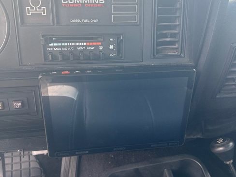 Used 1993 Dodge D/W Truck 250 image 17