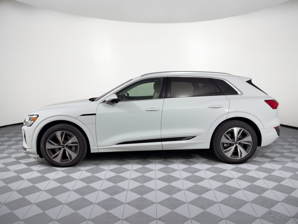 Certified 2024 Audi Q8 e-tron Premium Plus AWD/4WD image 2
