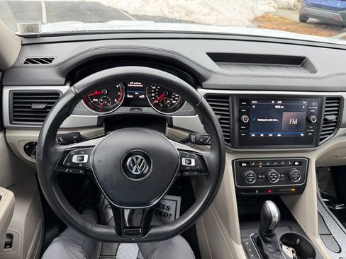 Used 2020 Volkswagen Atlas SE w/ Panoramic Sunroof Package image 17